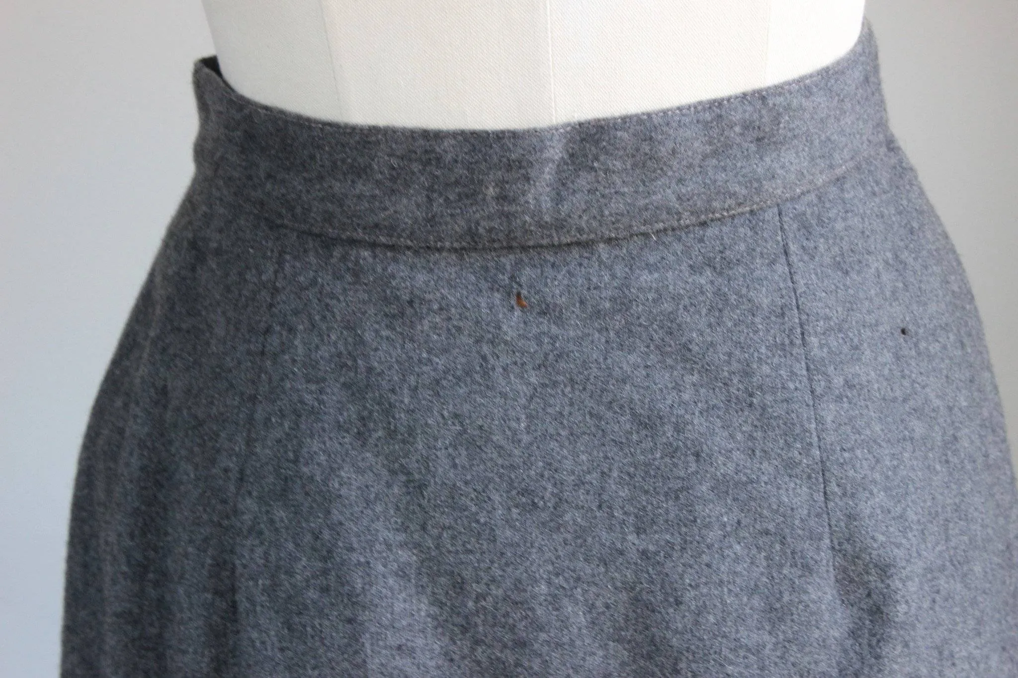 Vintage 1970s Grey Wool Skirt by Evan Picone